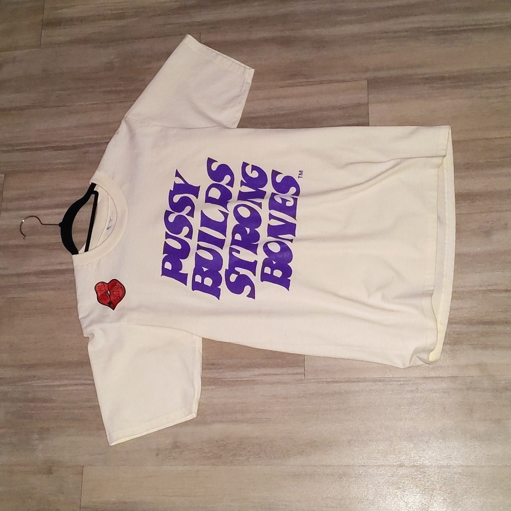 Laropa pussy builds strong bones shirt